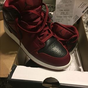 Jordan retro 1s